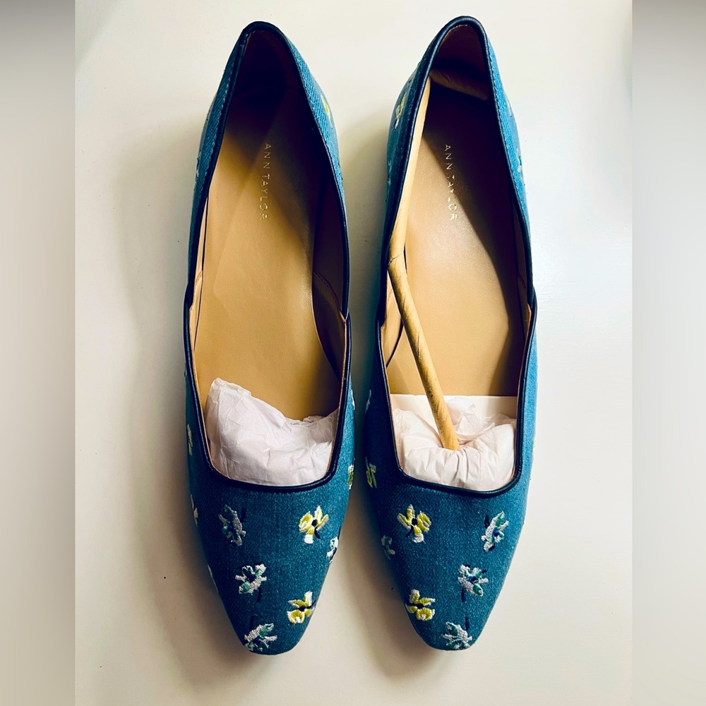 ANN TAYLOR NEW Denim Embroidered Ballet Flat MISSY Sz 8 DENIM CHAMBRAY
Blue
